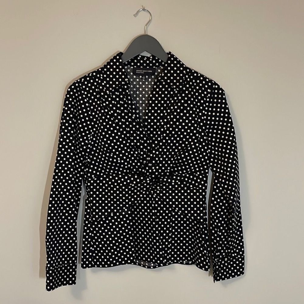 Jones New York Blouse. Size Small Black /white polka dot